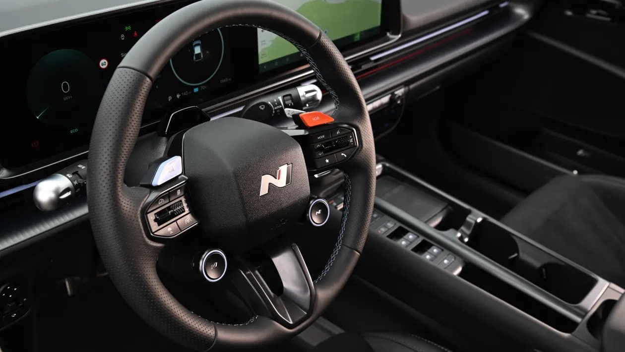 Οδήγηση στο κόκκινο! - Το Hyundai Ioniq 6N δείχνει τι σημαίνει ηλεκτρικό performance