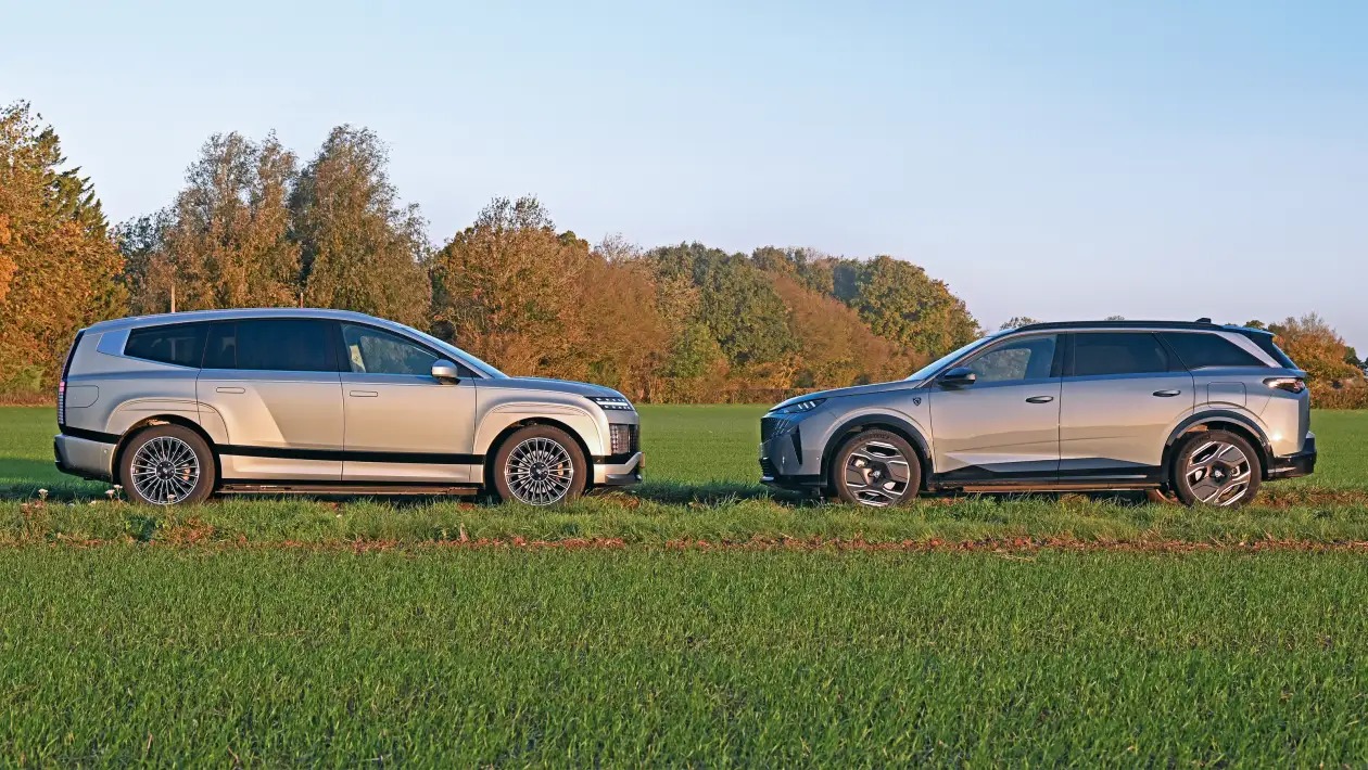 Hyundai Ioniq 9 vs Peugeot E-5008: Ποιο ηλεκτρικό επταθέσιο SUV κερδίζει;