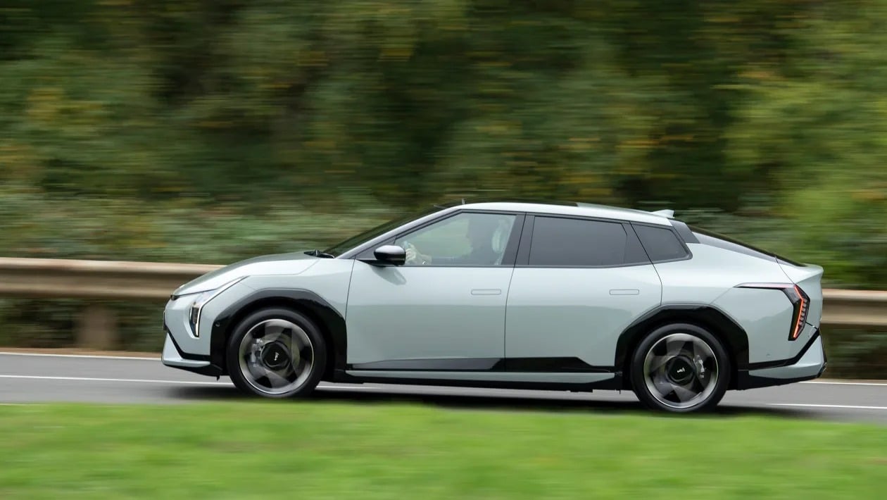 Από το hatchback στο Fastback - Τι πραγματικά αλλάζει στο Kia EV4