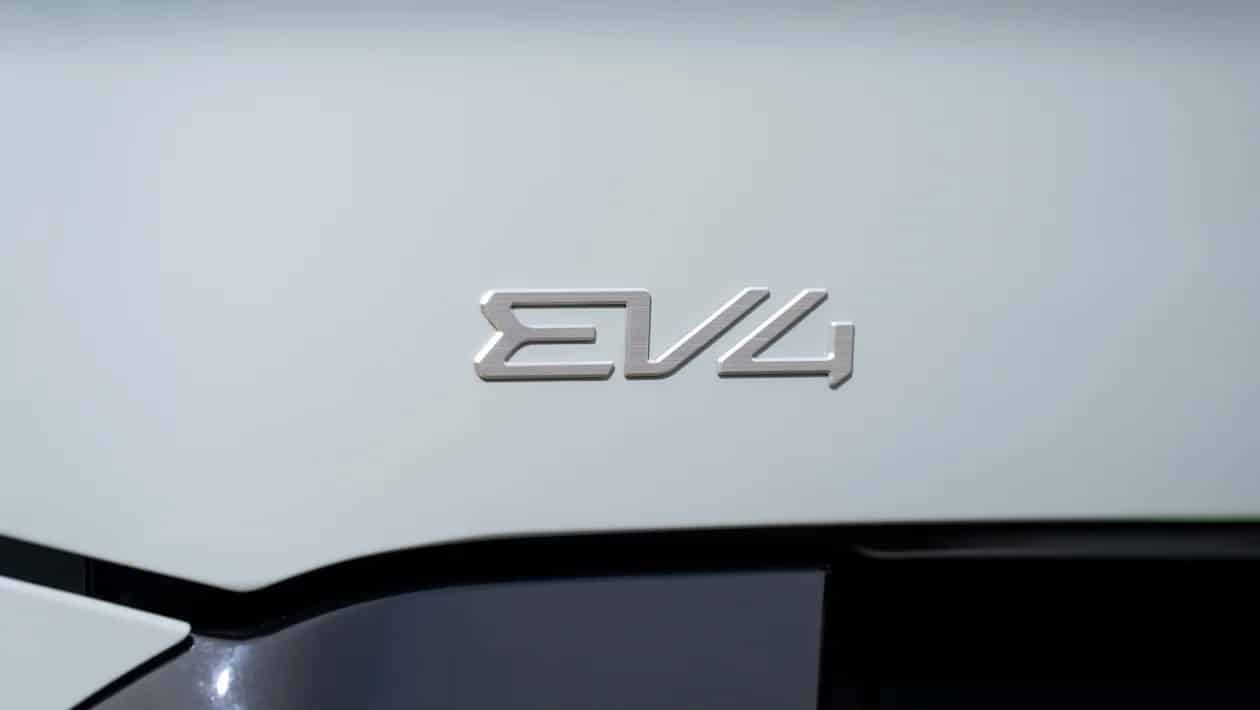 Από το hatchback στο Fastback - Τι πραγματικά αλλάζει στο Kia EV4