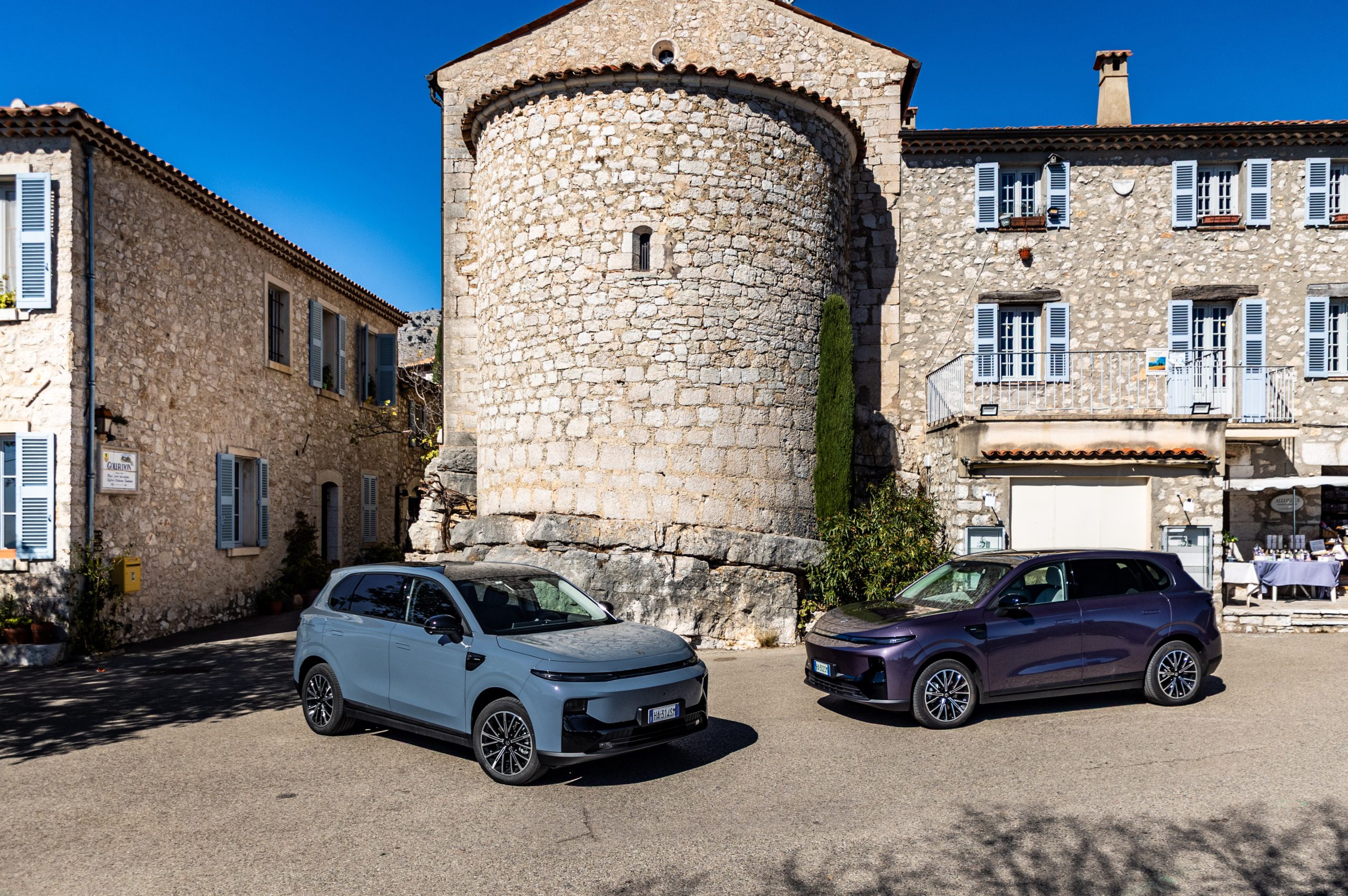 Το ολοκαίνουργιο Leapmotor B10 έφτασε στην Ελλάδα με πλούσιο εξοπλισμό και τιμή €25.900