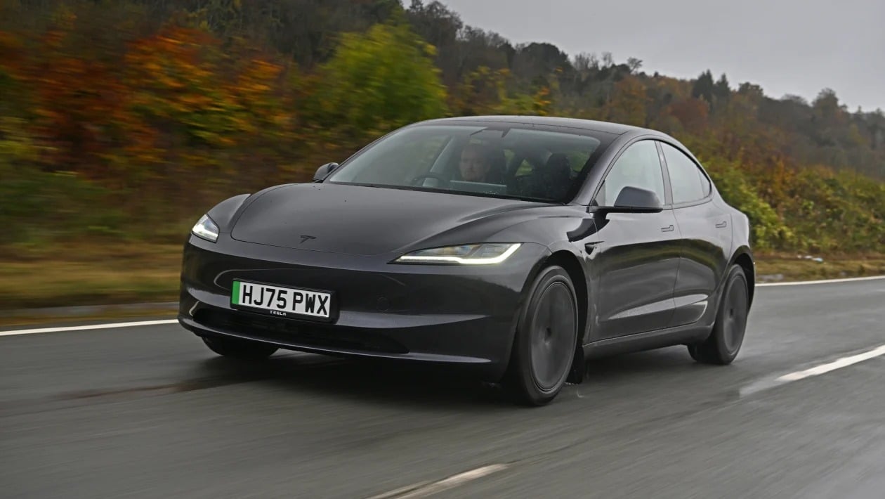 Elite μονομαχία - Tesla Model 3 vs Mercedes CLA: Ποιο ηλεκτρικό sedan κερδίζει;