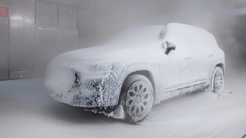 Η Mercedes κάνει level up με τη νέα GLB – Δείτε τη μεγάλη αλλαγή στο εσωτερικό!