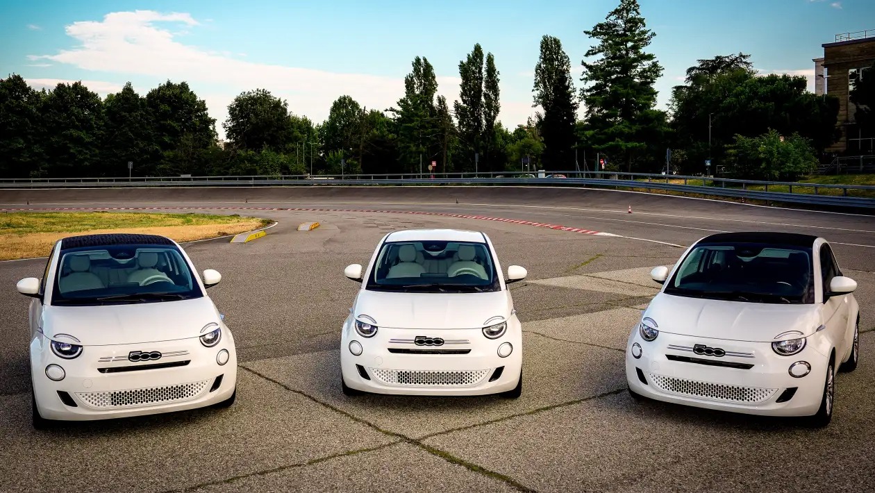 Νέο Fiat 500 Hybrid: Το μικρό υβριδικό, με χειροκίνητο 6άρι και τιμή κάτω από €23.000 