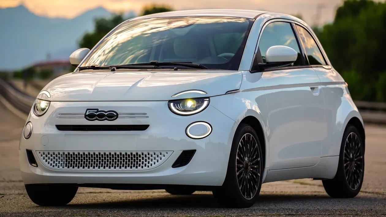 Νέο Fiat 500 Hybrid: Το μικρό υβριδικό, με χειροκίνητο 6άρι και τιμή κάτω από €23.000 