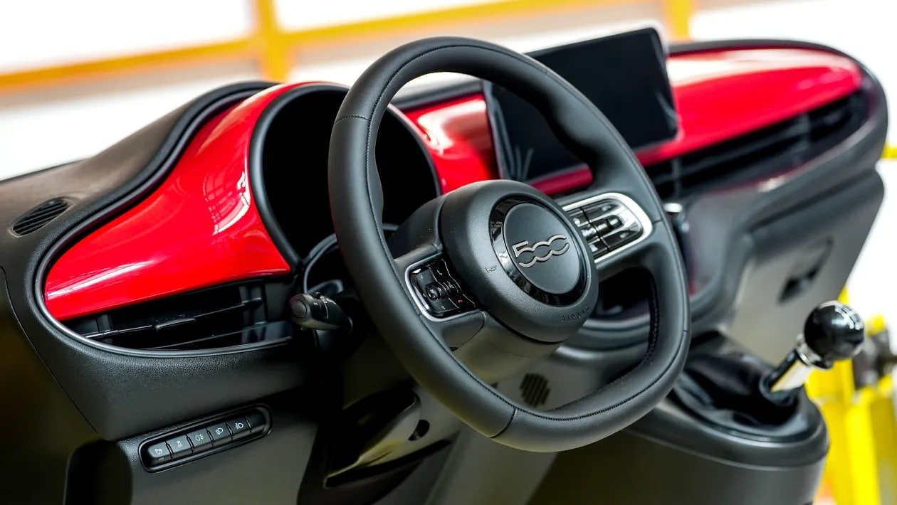 Νέο Fiat 500 Hybrid: Το μικρό υβριδικό, με χειροκίνητο 6άρι και τιμή κάτω από €23.000 