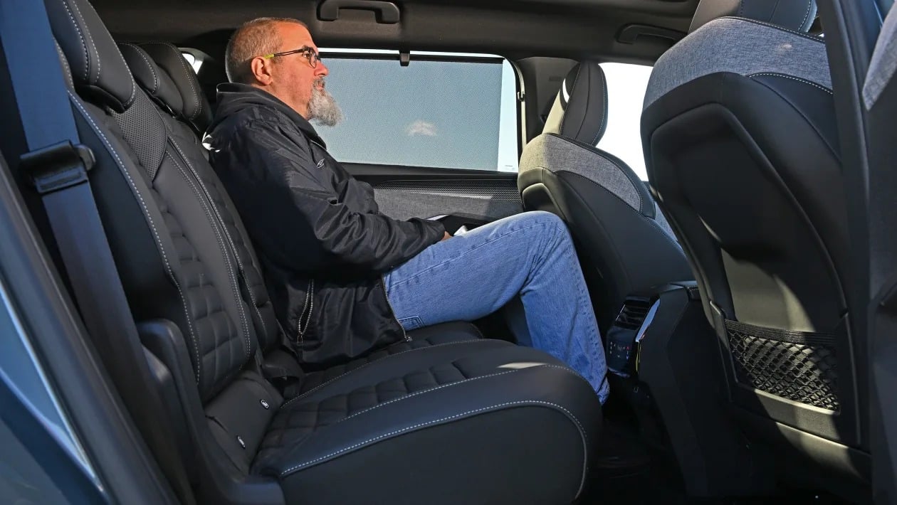 Hyundai Ioniq 9 vs Peugeot E-5008: Ποιο ηλεκτρικό επταθέσιο SUV κερδίζει;