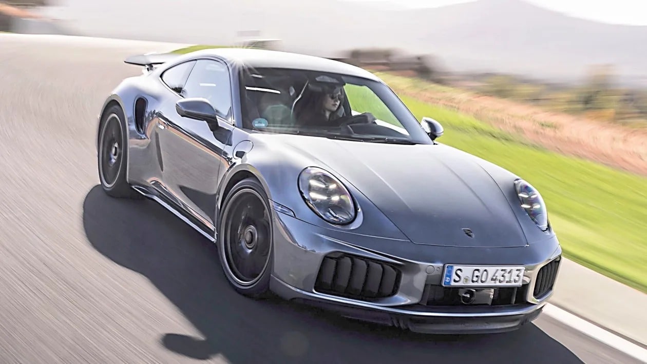 https://carselectric.gr/porsche-911-turbo-s-i-yvridiki-ischys-allazei-ta-dedomena/