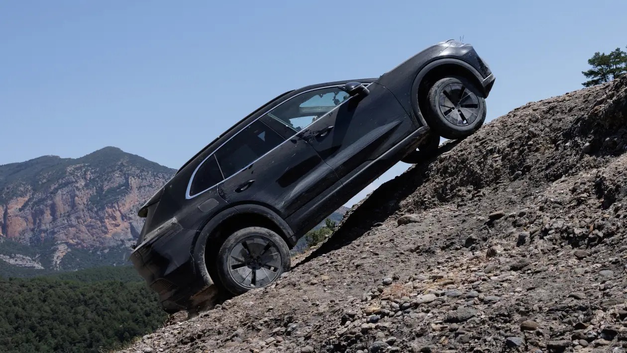 Η νέα Porsche Cayenne Electric είναι έτοιμη για την παρουσίαση στις 19 Νοεμβρίου.