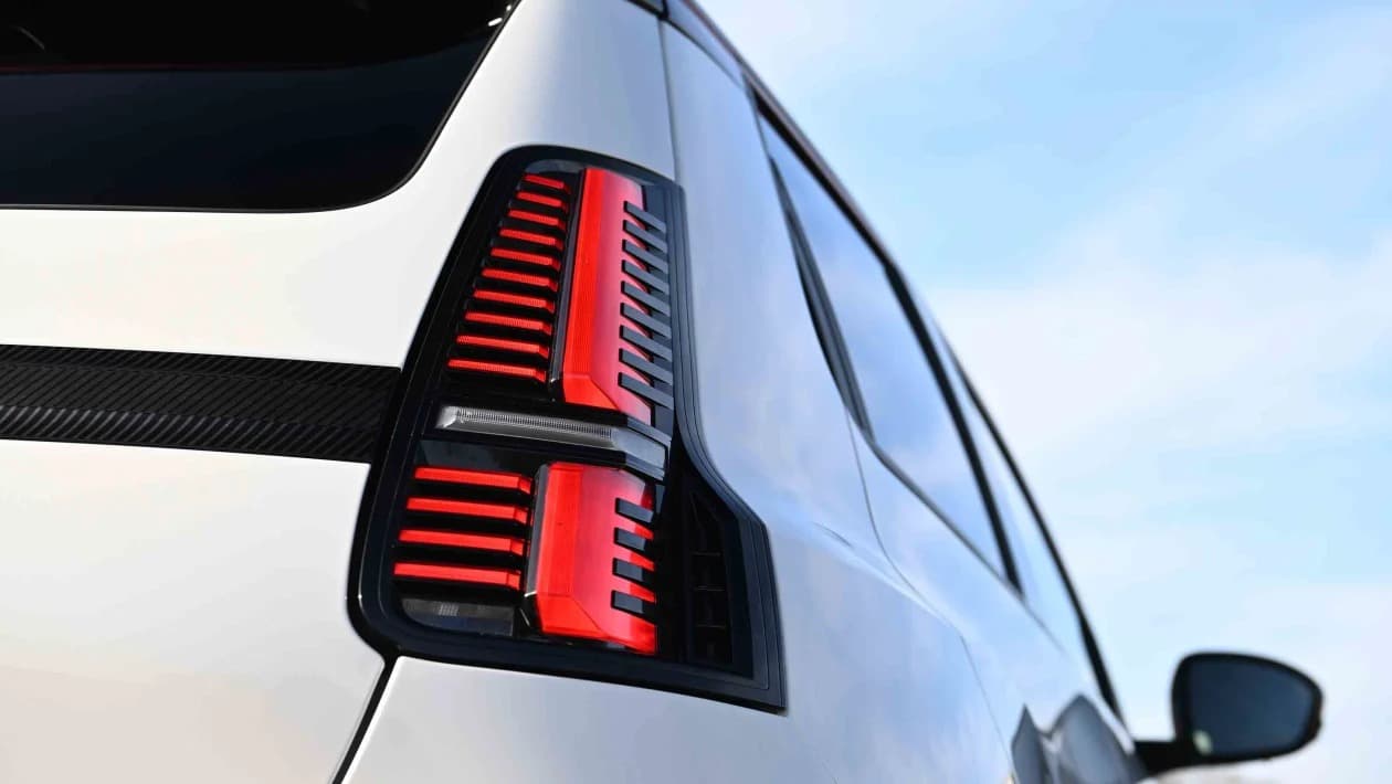 Το θρυλικό Renault 5 γεννιέται ξανά και είναι καλύτερο από ποτέ!