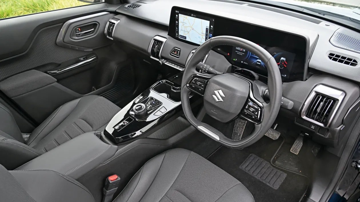 Suzuki e Vitara vs Ford Puma Gen-E: Η μεγάλη κόντρα των μικρών ηλεκτρικών SUV