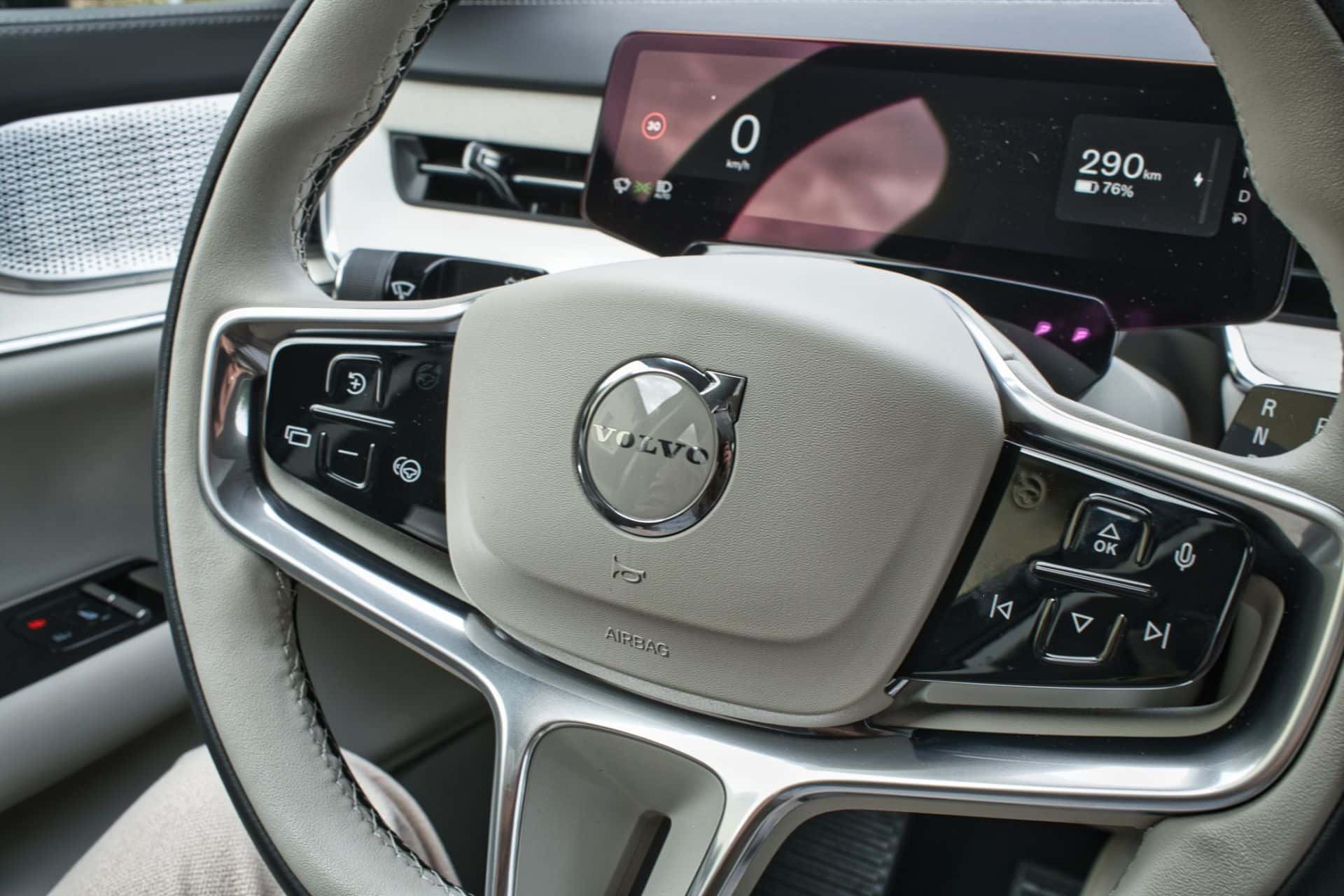 Volvo EX90 – H κυριαρχία στην πιο ήρεμη μορφή της