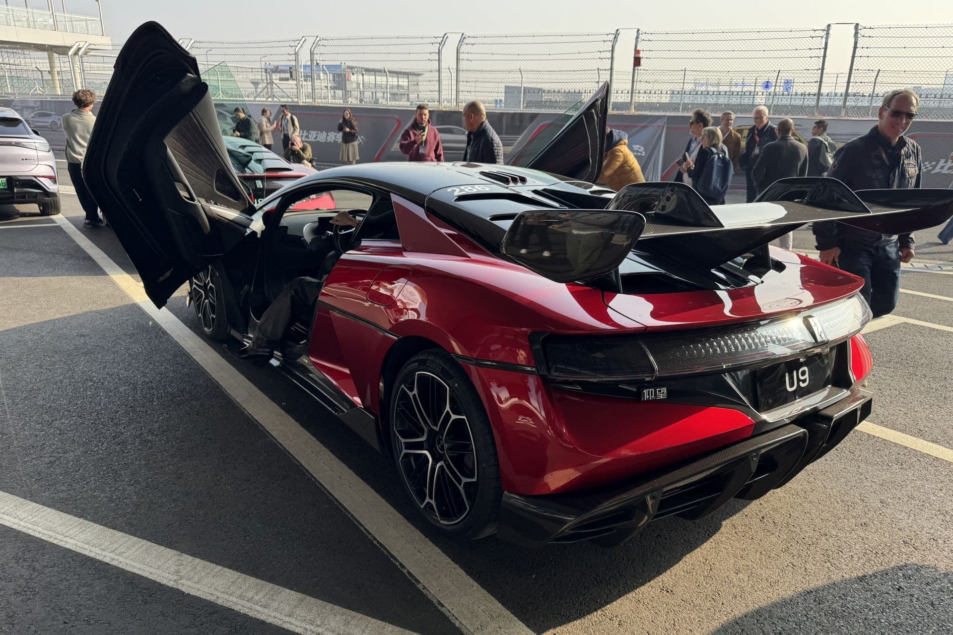 Yangwang U9: Οδηγώντας το ταχύτερο αυτοκίνητο παραγωγής στον κόσμο