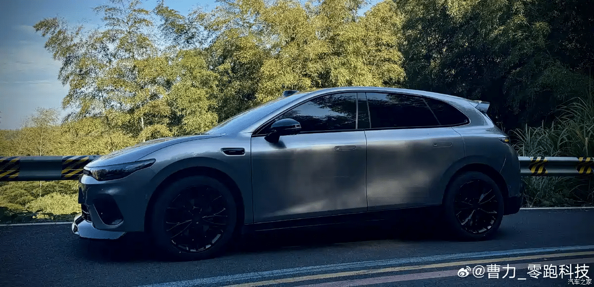 Η Leapmotor παρουσιάζει το B10 Ultra