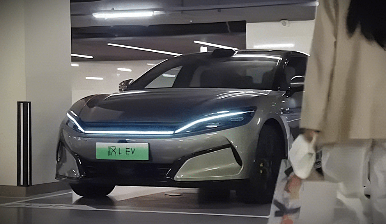 1.100 άλογα από ένα σεντάν και επιτάχυνση 0-100 σε 2,7'' θα μας τρελάνουν οι Κινέζοι