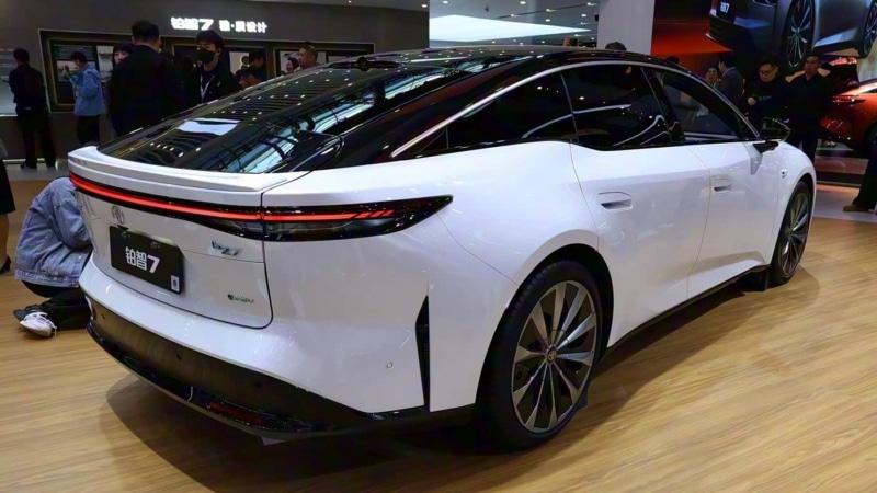 Το νέο κινεζικό ηλεκτρικό σεντάν bZ7 της Toyota κάνει ντεμπούτο