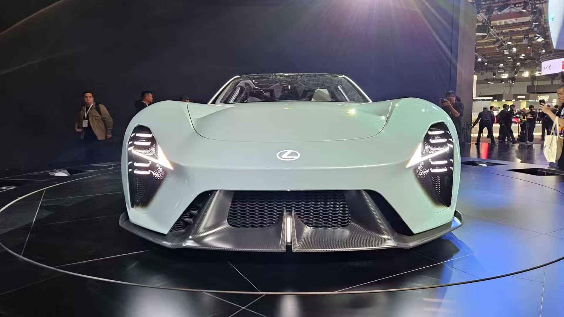 Οι 5 πιο «πιπεράτες» αποκαλύψεις της έκθεσης κινητικότητας της Ιαπωνίας