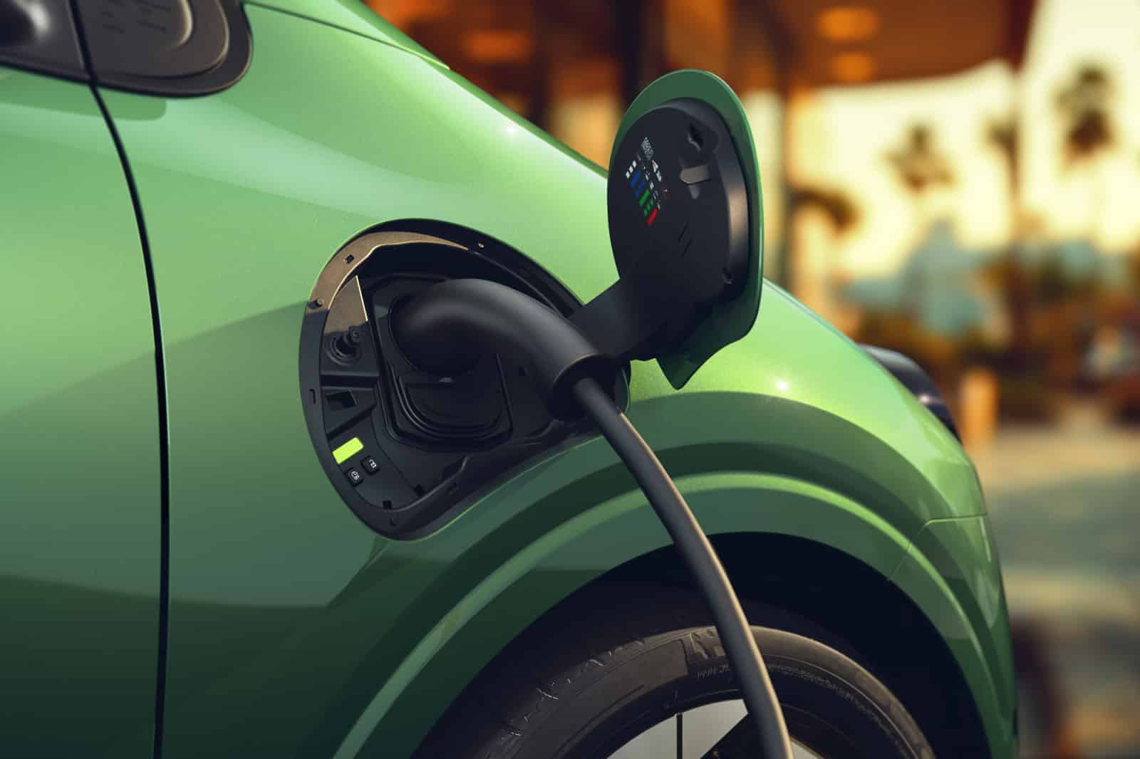 Αυτό είναι το νέο Renault Twingo που... μπαίνει στην πρίζα <p data-wpview-marker=