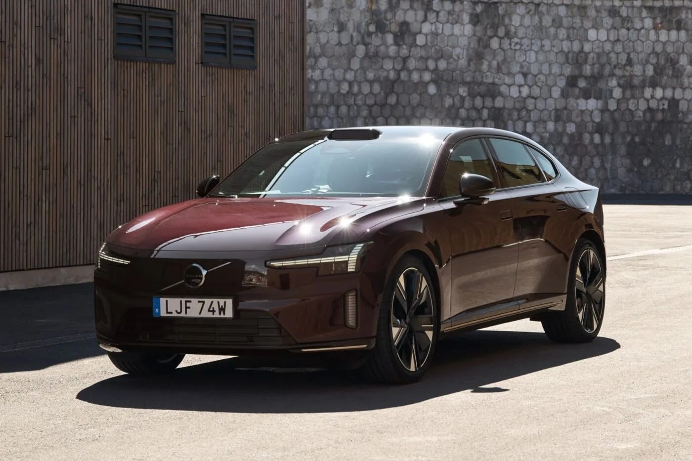 Volvo ES90: Η σουηδική πολυτέλεια συναντά την τεχνολογία αιχμής!