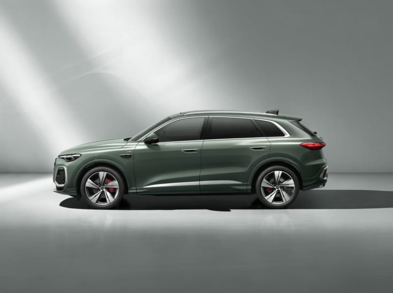 Audi Q5L 2025: Το νέο SUV με μακρύ μεταξόνιο και υψηλή τεχνολογία