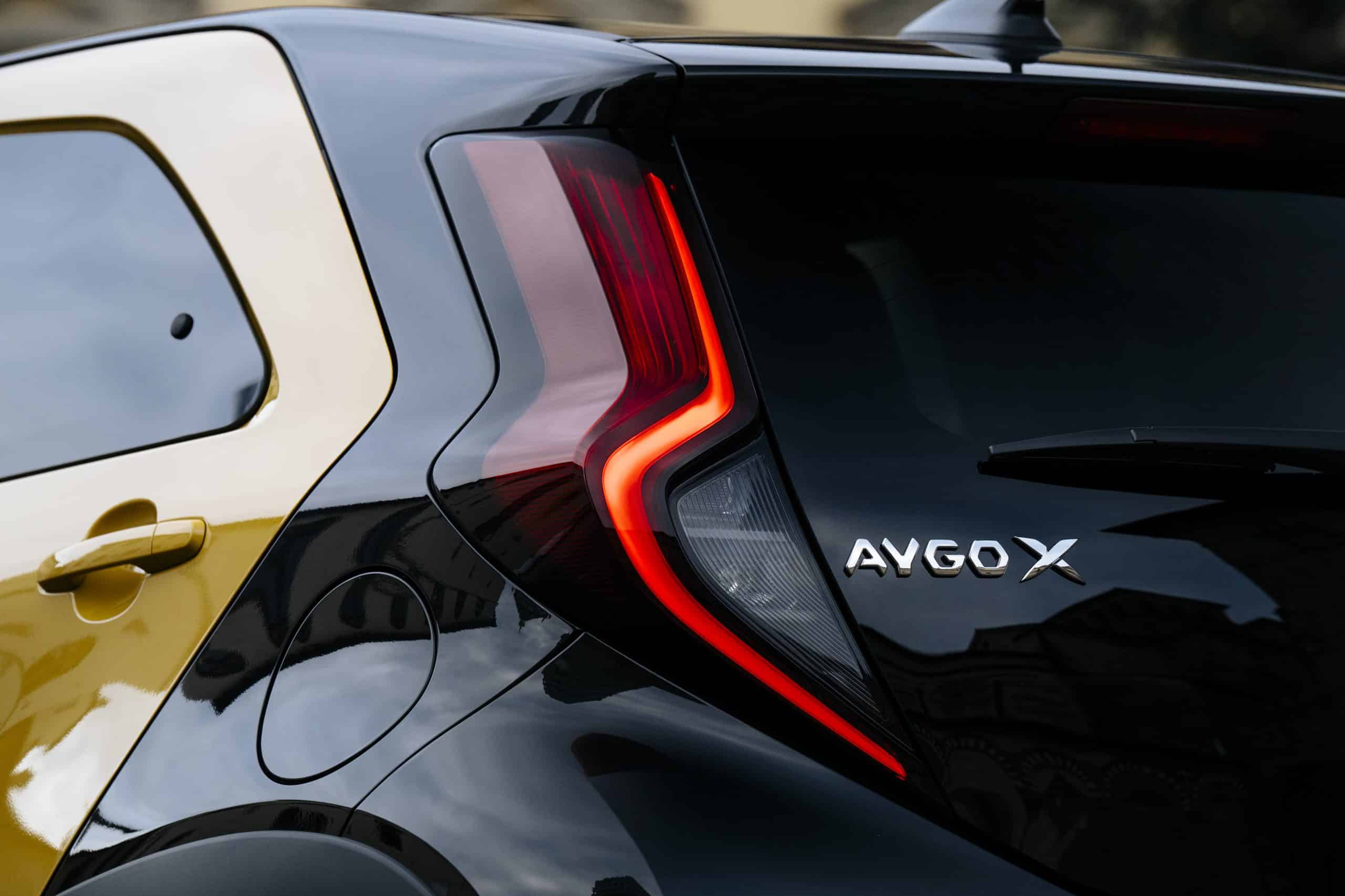 Νέο Toyota Aygo cross hybrid electric - Το ultra compact SUV