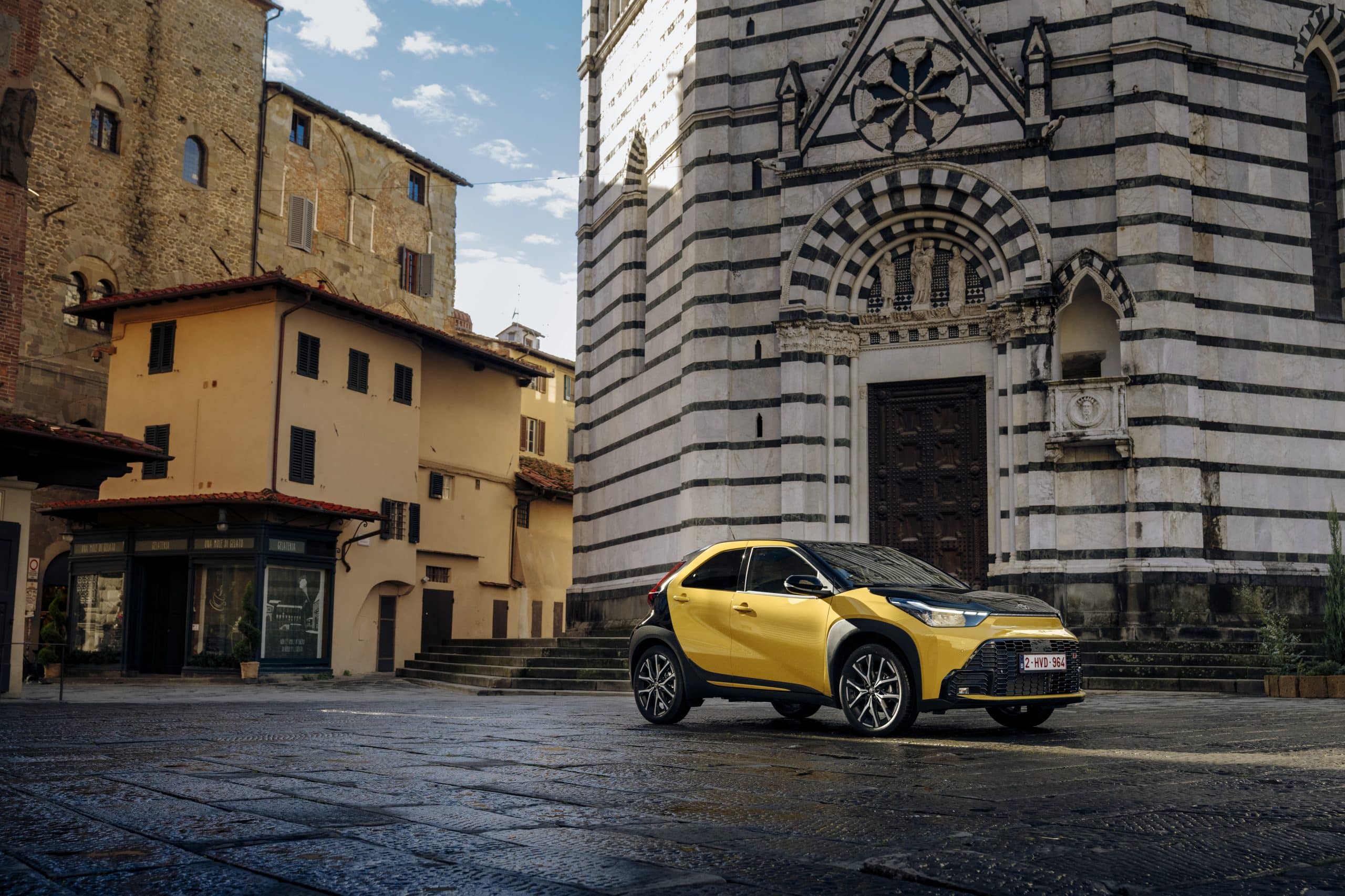 Νέο Toyota Aygo cross hybrid electric - Το ultra compact SUV