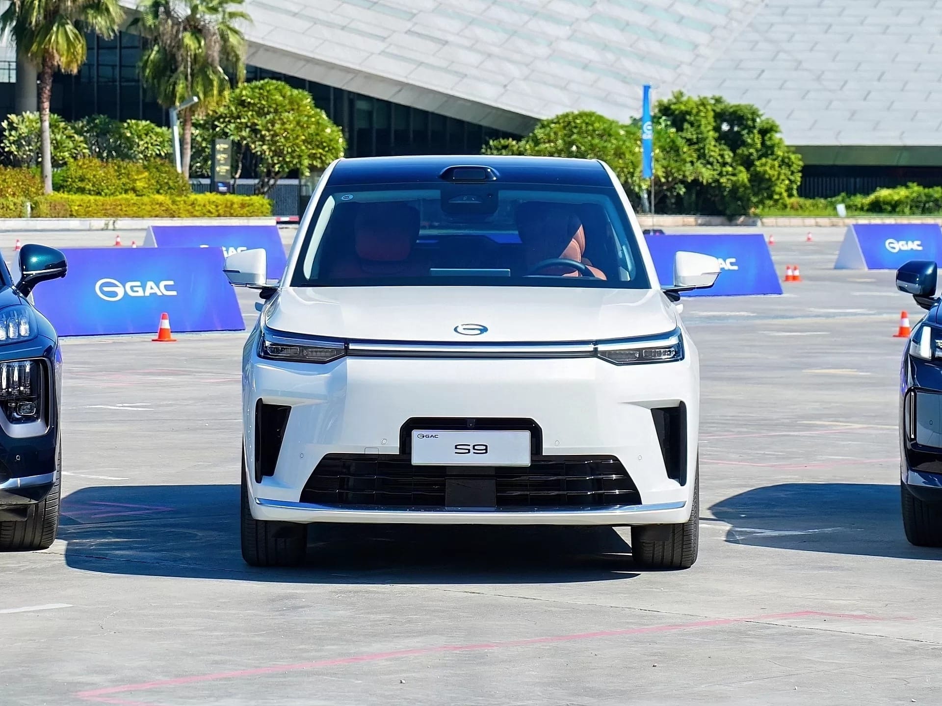 GAC S9: Η νέα υβριδική ναυαρχίδα των 500 ίππων