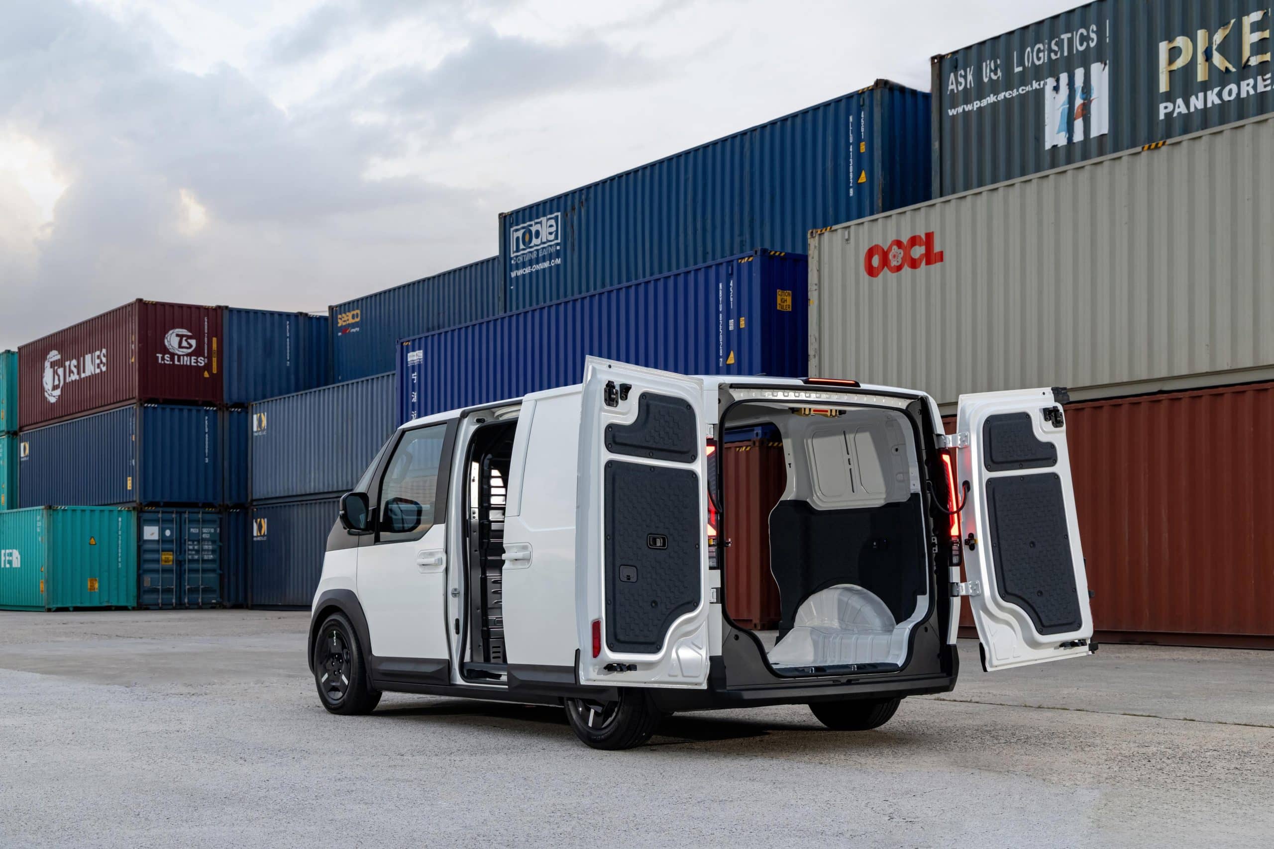 Το Kia PV5 Cargo ανακηρύχθηκε "Van of the Year"