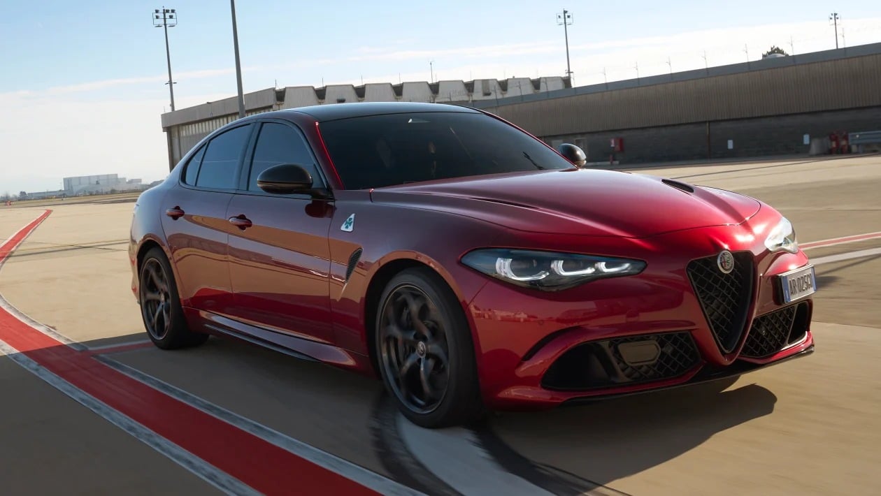 Η νέα ειδική έκδοση Alfa Romeo Giulia Quadrifoglio Collezione είναι διαθέσιμη μόνο για 2
