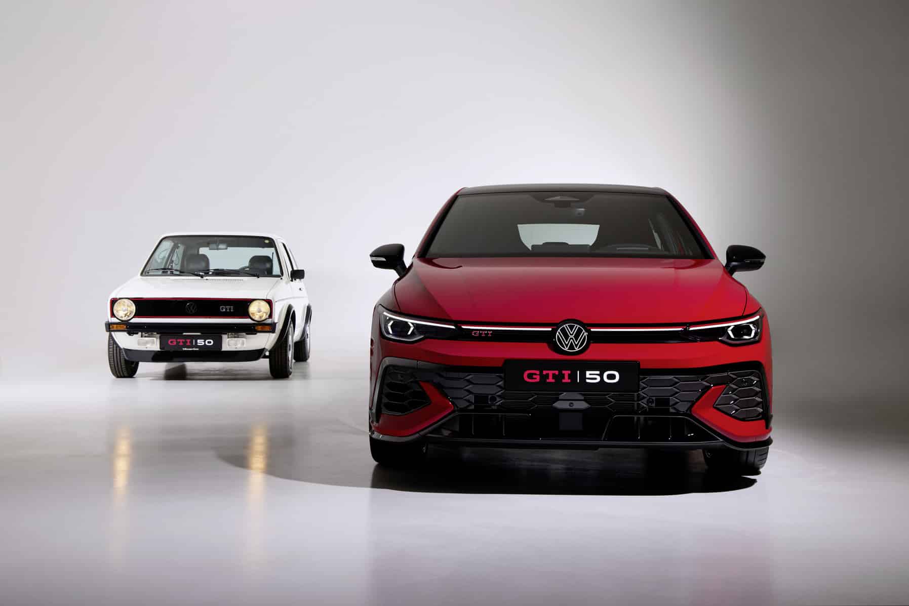 50 χρόνια GTI: Η Volkswagen τιμά το μοντέλο που έγινε συνώνυμο της σπορ οδήγησης