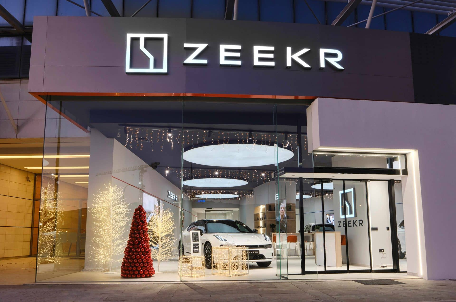 Η Zeekr παρουσιάζει το πρώτο Zeekr Experience Store στην Ελλάδα