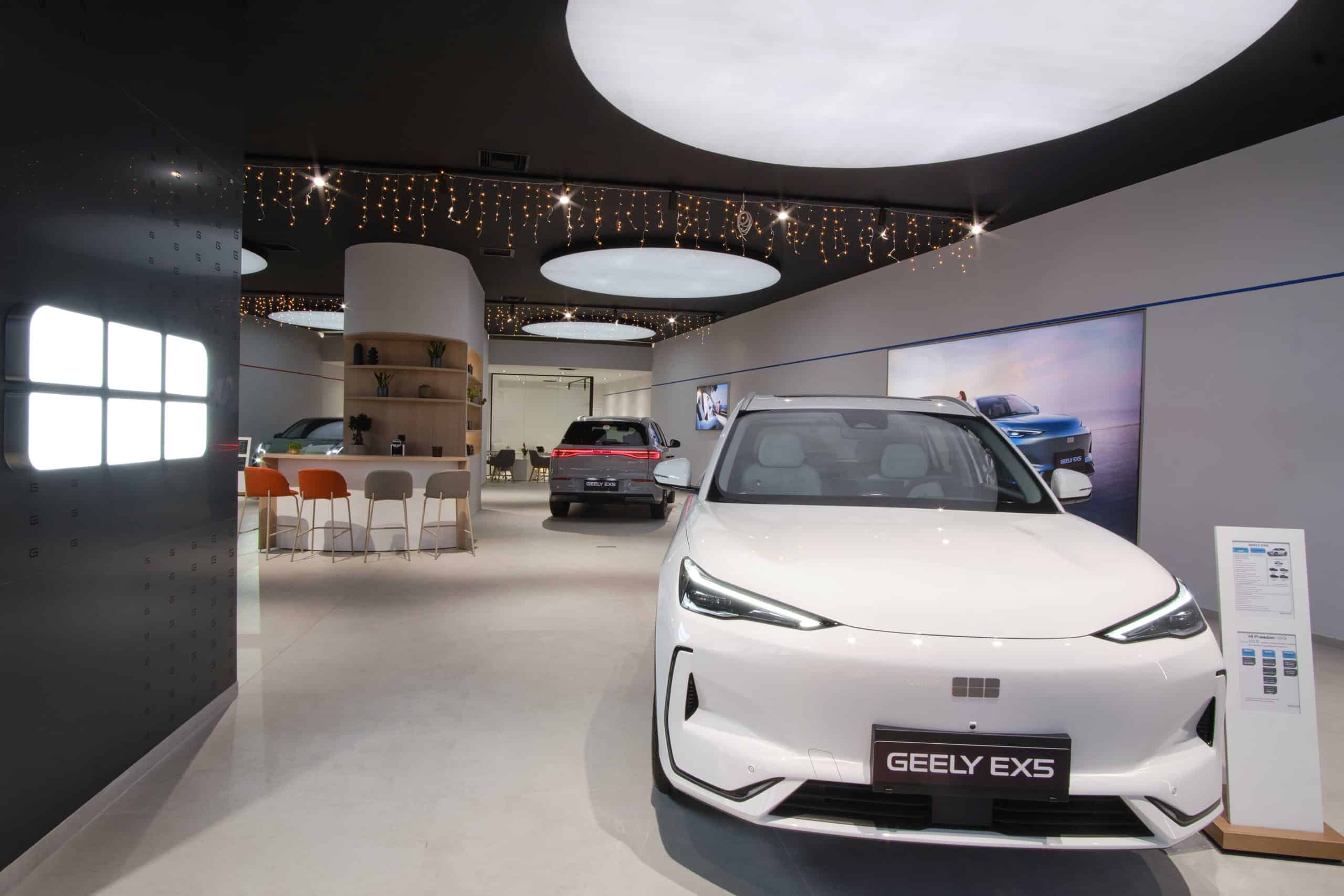 Η Geely εγκαινιάζει το πρώτο Geely Experience Store στην Ελλάδα