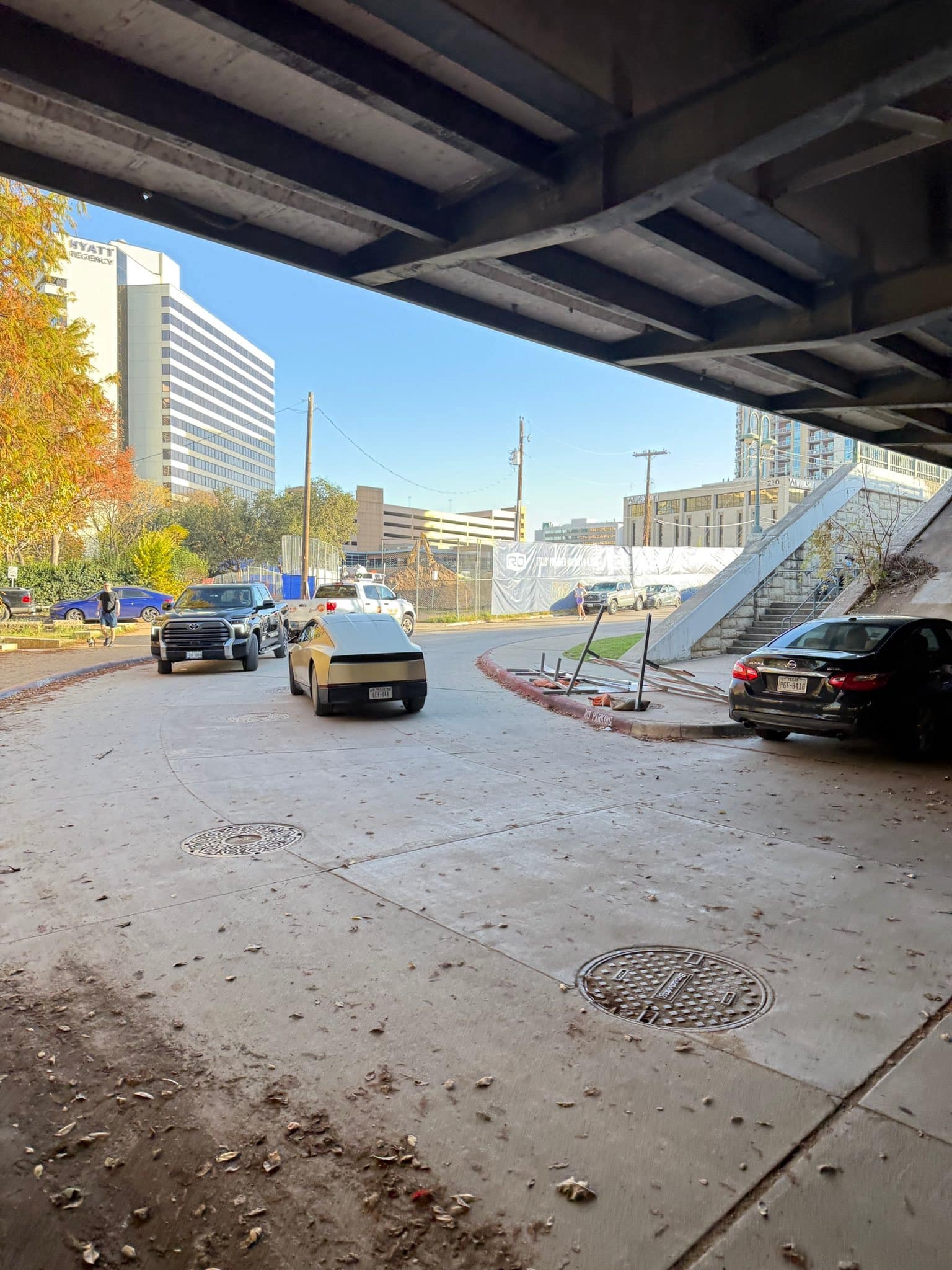 Tesla Cybercab 2026: Όλες οι νέες λεπτομέρειες για το επαναστατικό ρομποτικό ταξί