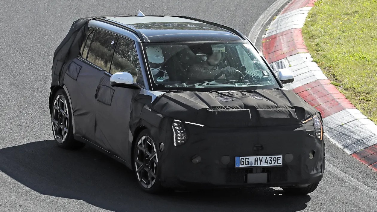 «Ψήνεται» το νέο Kia EV3 GT