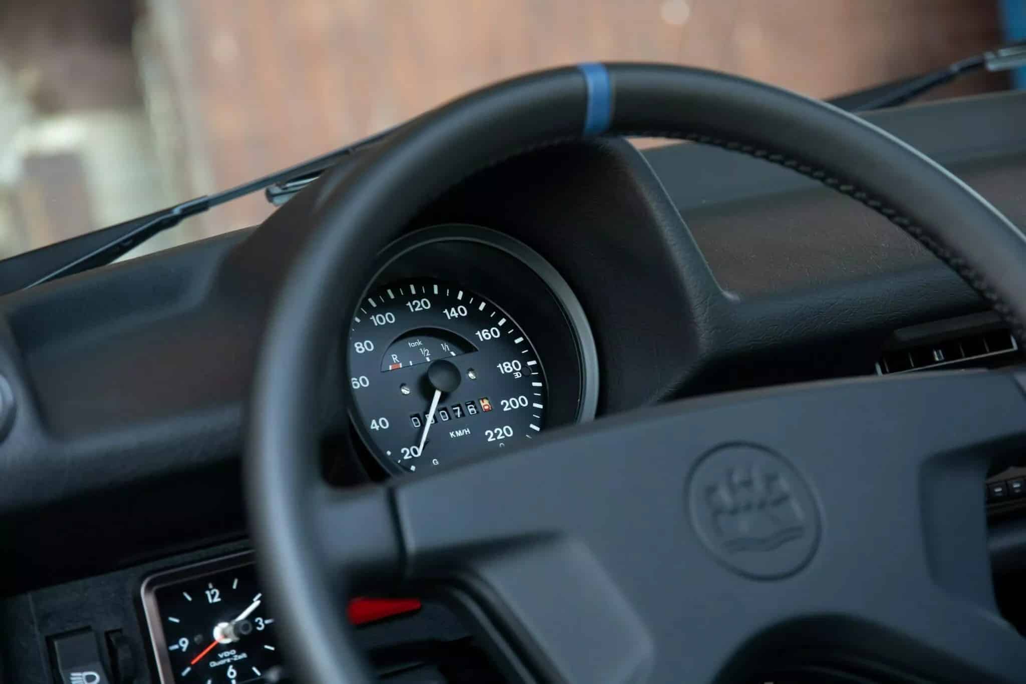 Κλασικό VW Beetle ταπεινώνει Porsche 911 GT3: Ηλεκτρικό τέρας 600+ PS που λιώνει λάστιχα