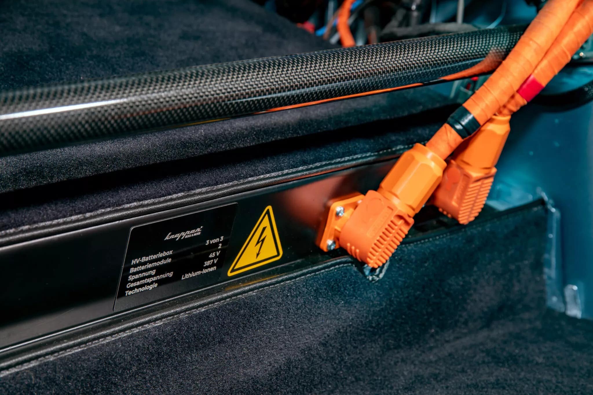 Κλασικό VW Beetle ταπεινώνει Porsche 911 GT3: Ηλεκτρικό τέρας 600+ PS που λιώνει λάστιχα