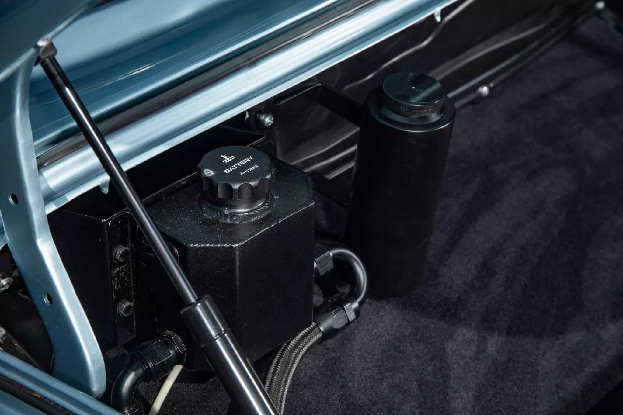 Κλασικό VW Beetle ταπεινώνει Porsche 911 GT3: Ηλεκτρικό τέρας 600+ PS που λιώνει λάστιχα