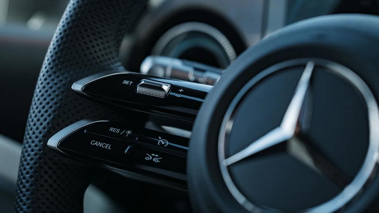 Η νέα Mercedes-Benz GLB φτάνει με αυτονομία 631 χλμ., έως και 7 θέσεις και γρήγορη φόρτιση 320kW