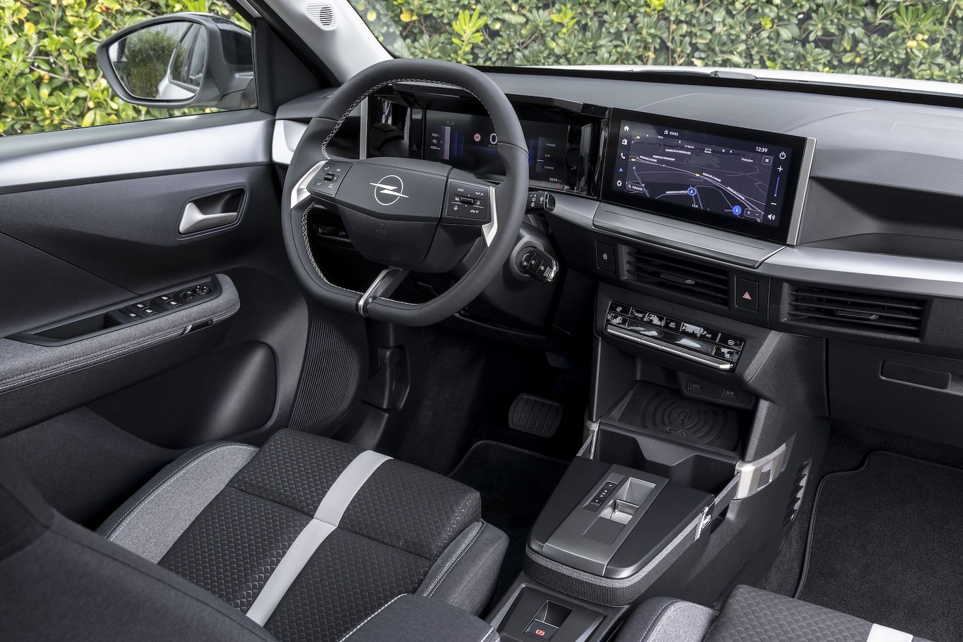 Opel Frontera Extended Range: Η ηλεκτρική αναβάθμιση που αλλάζει τα δεδομένα στην καθημερινή οδήγηση