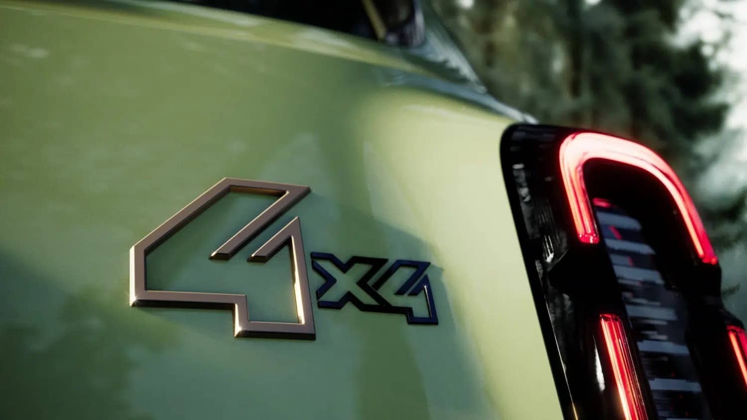 Renault 4 E-Tech 4x4: Η κίνηση ματ που μπορεί να σώσει το νέο R4