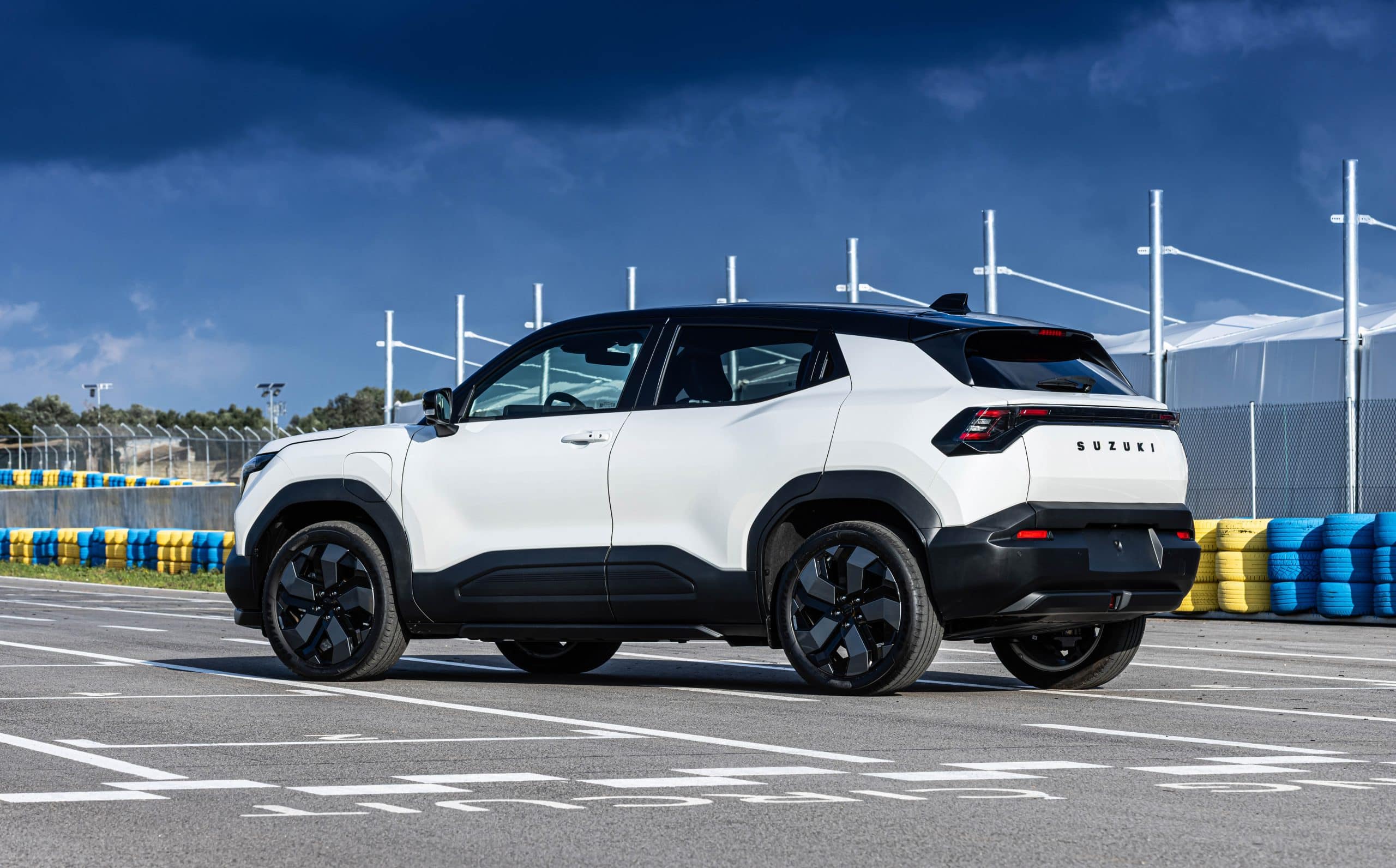 Suzuki e-Vitara: Οδηγούμε το πρώτο ηλεκτρικό Suzuki που αλλάζει τα δεδομένα