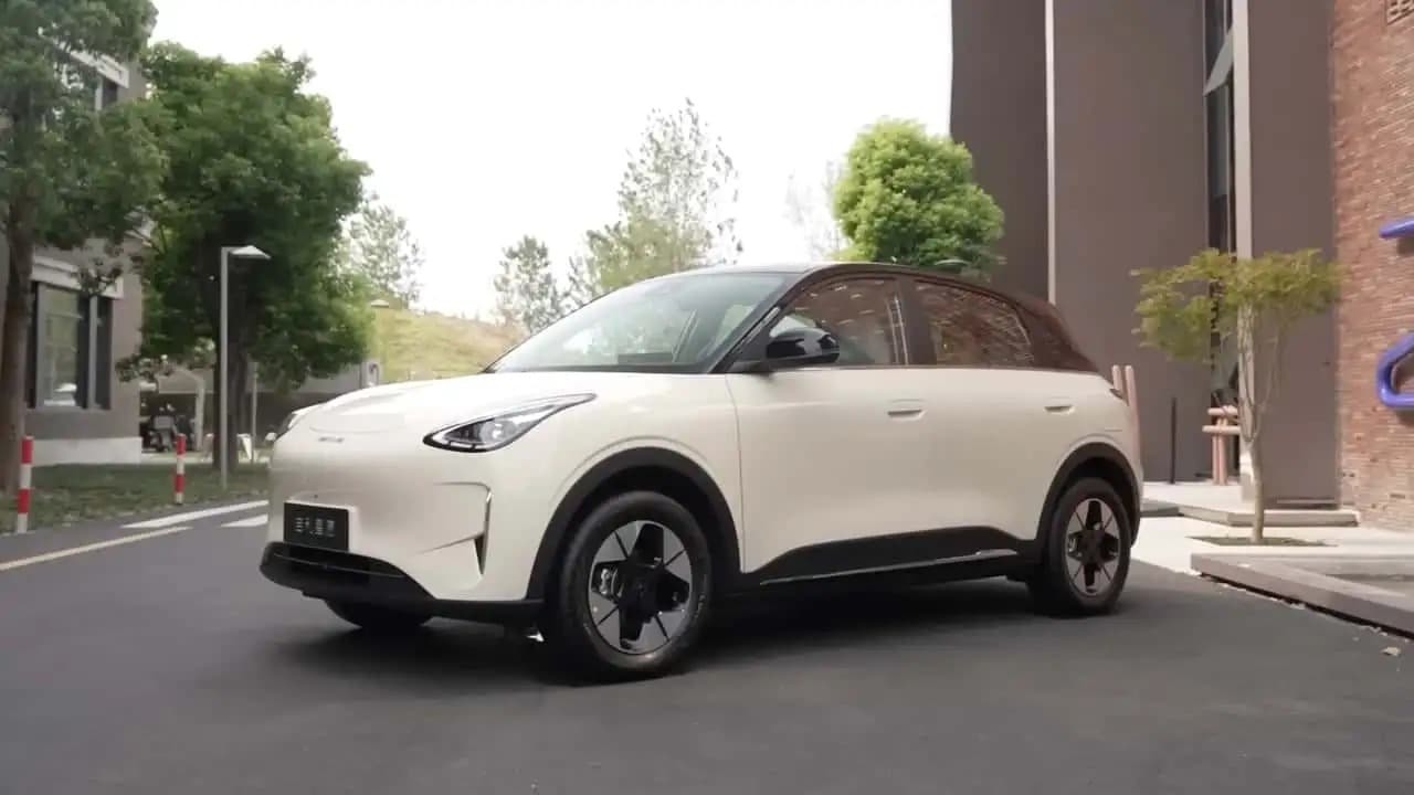 Το ηλεκτρικό hatchback που πουλάει σαν ζεστό ψωμί στη Κίνα με τιμή κάτω από €10.000!