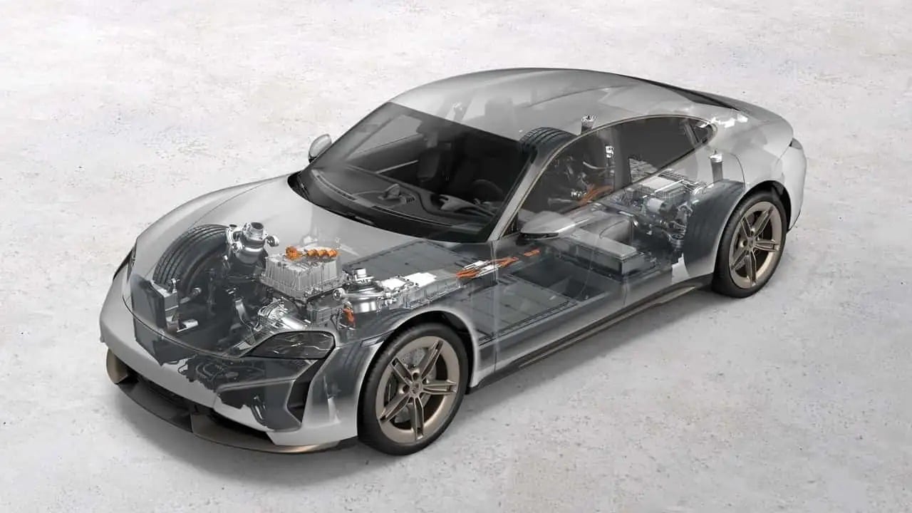 Η Porsche αποκαλύπτει τα μυστικά της μπαταρίας που κάνουν την Taycan να πηγαίνει πιο μακριά και να φορτίζει πιο γρήγορα