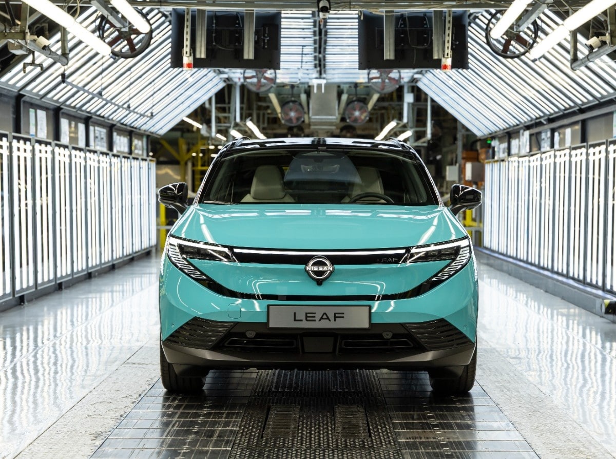 Μέσα στη γραμμή παραγωγής του νέου Nissan LEAF στο Sunderland - <p data-wpview-marker=