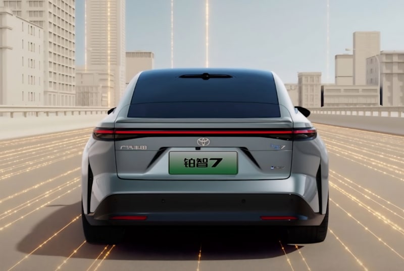 Το νέο Toyota bZ7 ταράζει τα νερά με 282 PS, τεχνολογία Xiaomi και Huawei και τιμή-έκπληξη