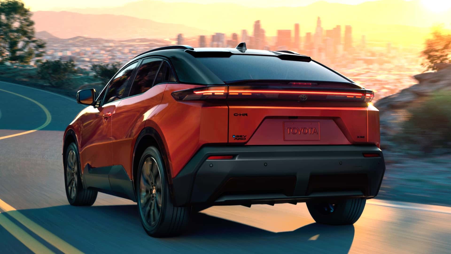 Toyota C-HR 2026: Το ηλεκτρικό comeback που κανείς δεν περίμενε – Τετρακίνηση, 338 PS και τιμή-έκπληξη