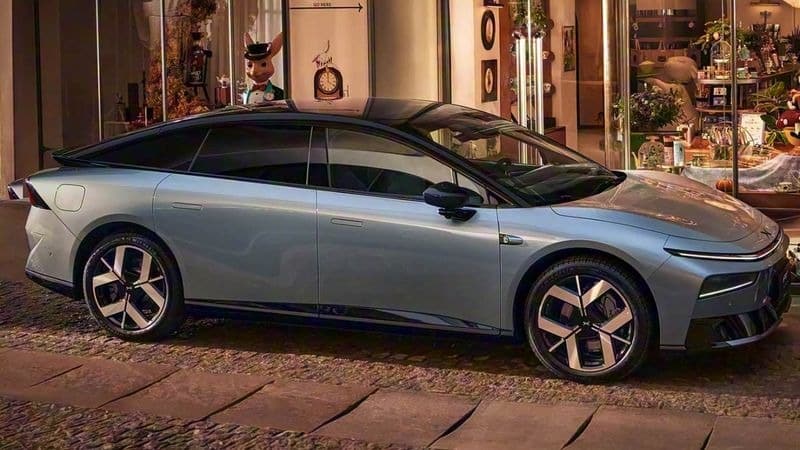 Οι Κινέζοι «μας τρώνε ζωντανούς»: Η XPeng ξεκινά την κατασκευή του νέου P7+ στην Ευρώπη