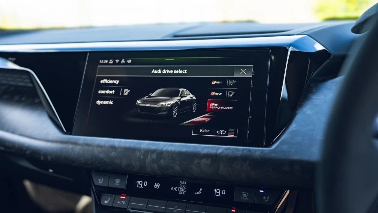 Νέο Audi RS e-tron GT Performance 2026: Το ηλεκτρικό grand tourer που ωρίμασε και έγινε… απειλητικά καλό