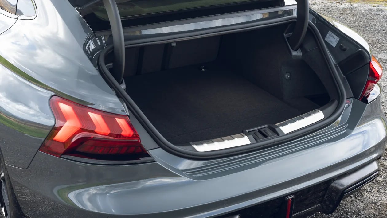 Νέο Audi RS e-tron GT Performance 2026: Το ηλεκτρικό grand tourer που ωρίμασε και έγινε… απειλητικά καλό