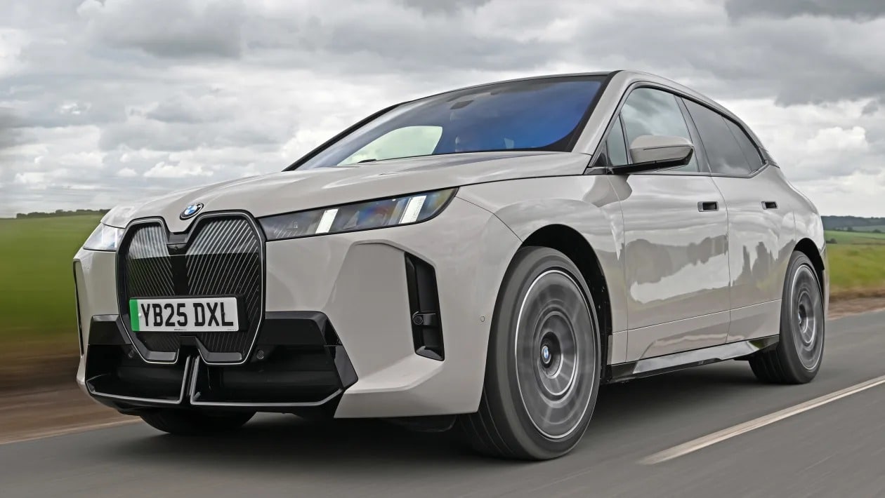 BMW iX: Το ηλεκτρικό SUV που επαναπροσδιορίζει την πολυτέλεια, την άνεση και την αυτονομία